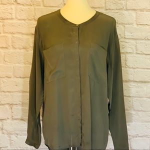 Everlane gray silk buttondown blouse size …